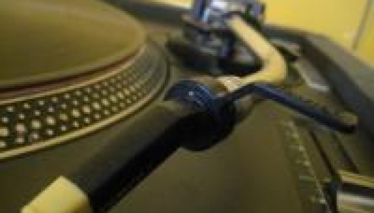 DIGITAL MUSIC SALES SOAR IN 09 AND SO DOES WAX