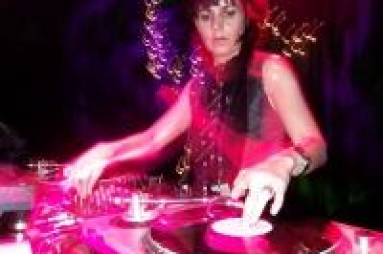 DJ OF THE WEEK 1.4.10: ANJA SCHNEIDER