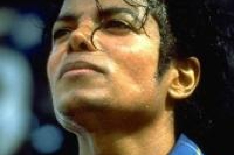 FROM BOY TO FAN: ONE FANS FIGHT TO LOVE MJ