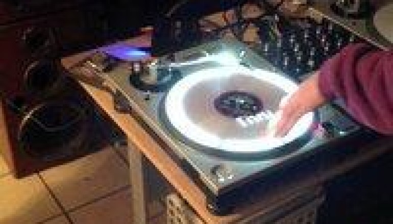 WTF: Projector Mapped Turntables