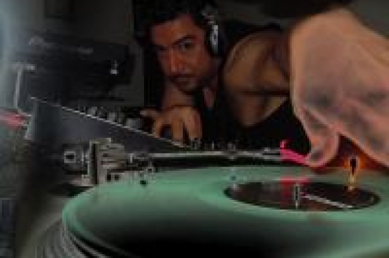 SOUND-OFF: DJ Smoke Sounds Off On The Analog DJ versus Digital DJ Debate